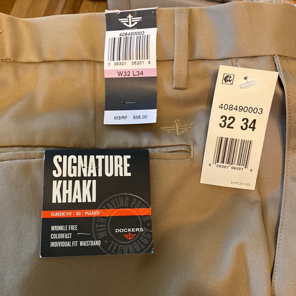 NWT - Mens Dockers Khakis 32x34